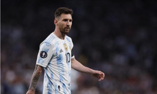 全网社死！上海出轨律师大有来头，已躲起来，小三航空公司遭围攻